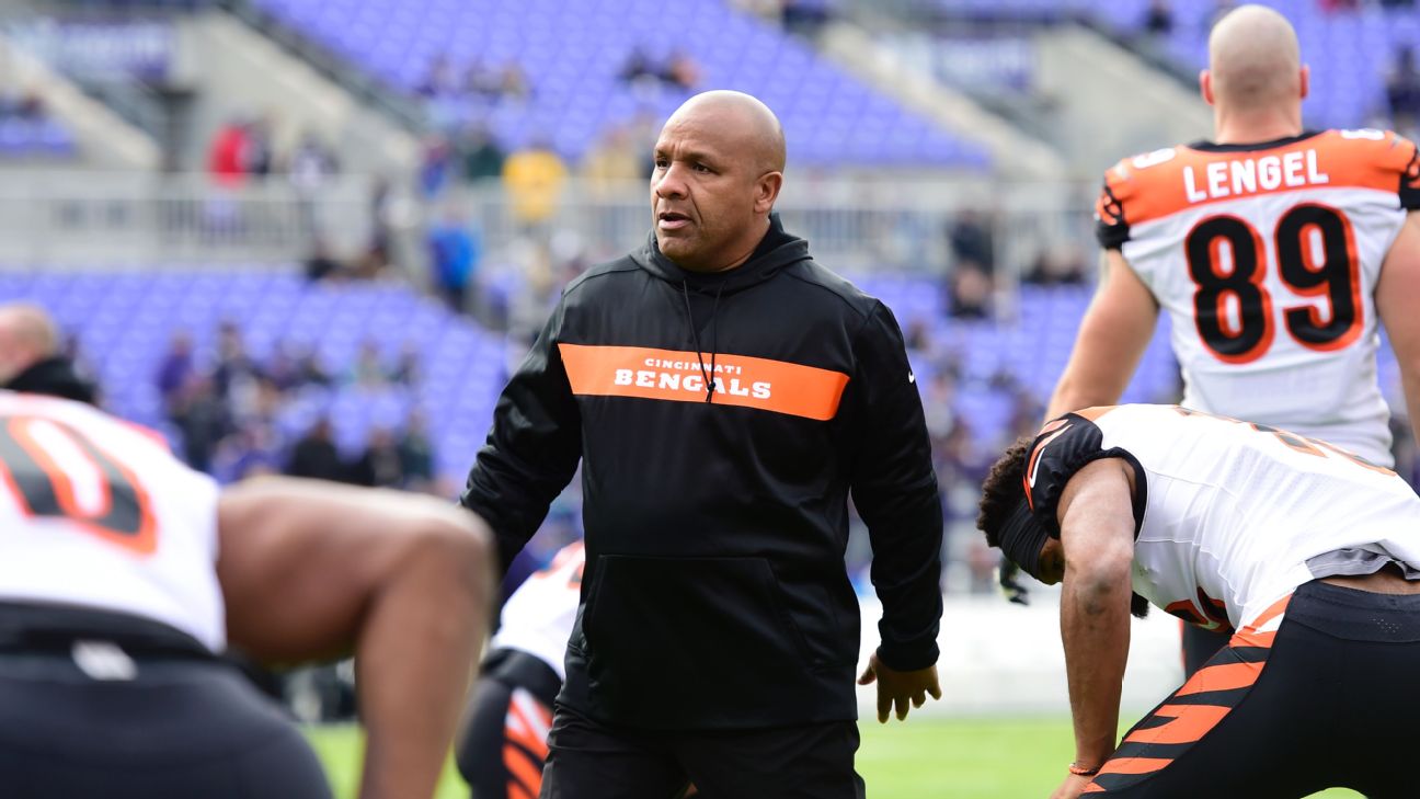 Hue Jackson back in Cincinnati, helping to run defense