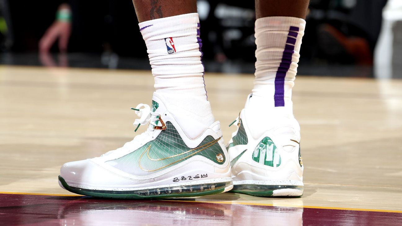 lebron 7 lakers colorway