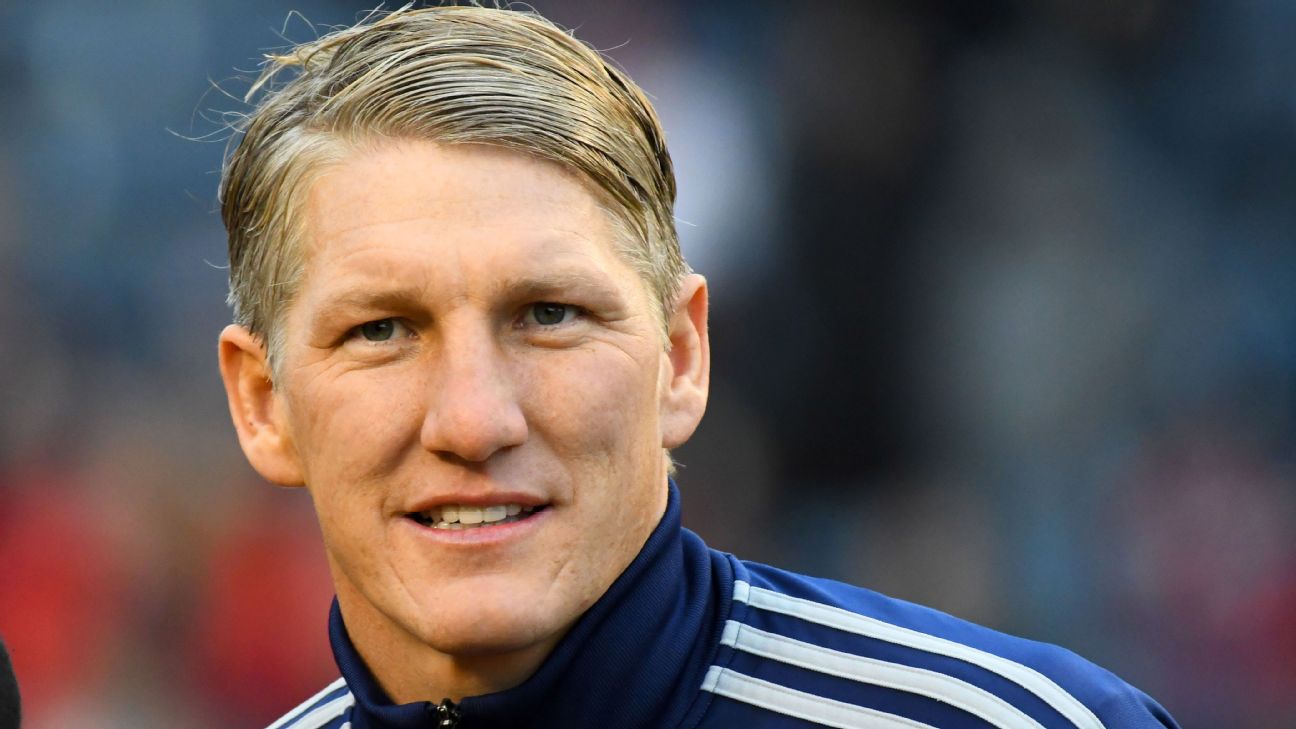 Chicago Fire's Bastian Schweinsteiger signs one-year contract to st