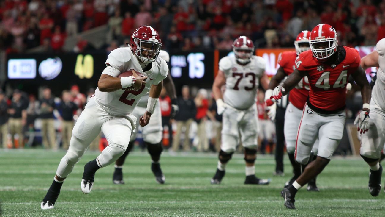 Tua Tagovailoa injured in SEC title game; Jalen Hurts takes his place