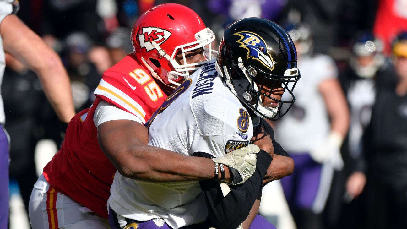 Chiefs' Jones sets sack standard for Kansas City defense