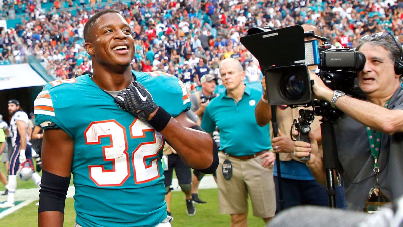 Dolphins lateral touchdown vs Patriots video: Kenyan Drake scores