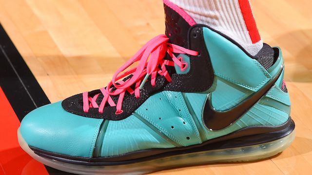 13 quanell x abc Travis Scott's in sell out hours Air Jordans after release
