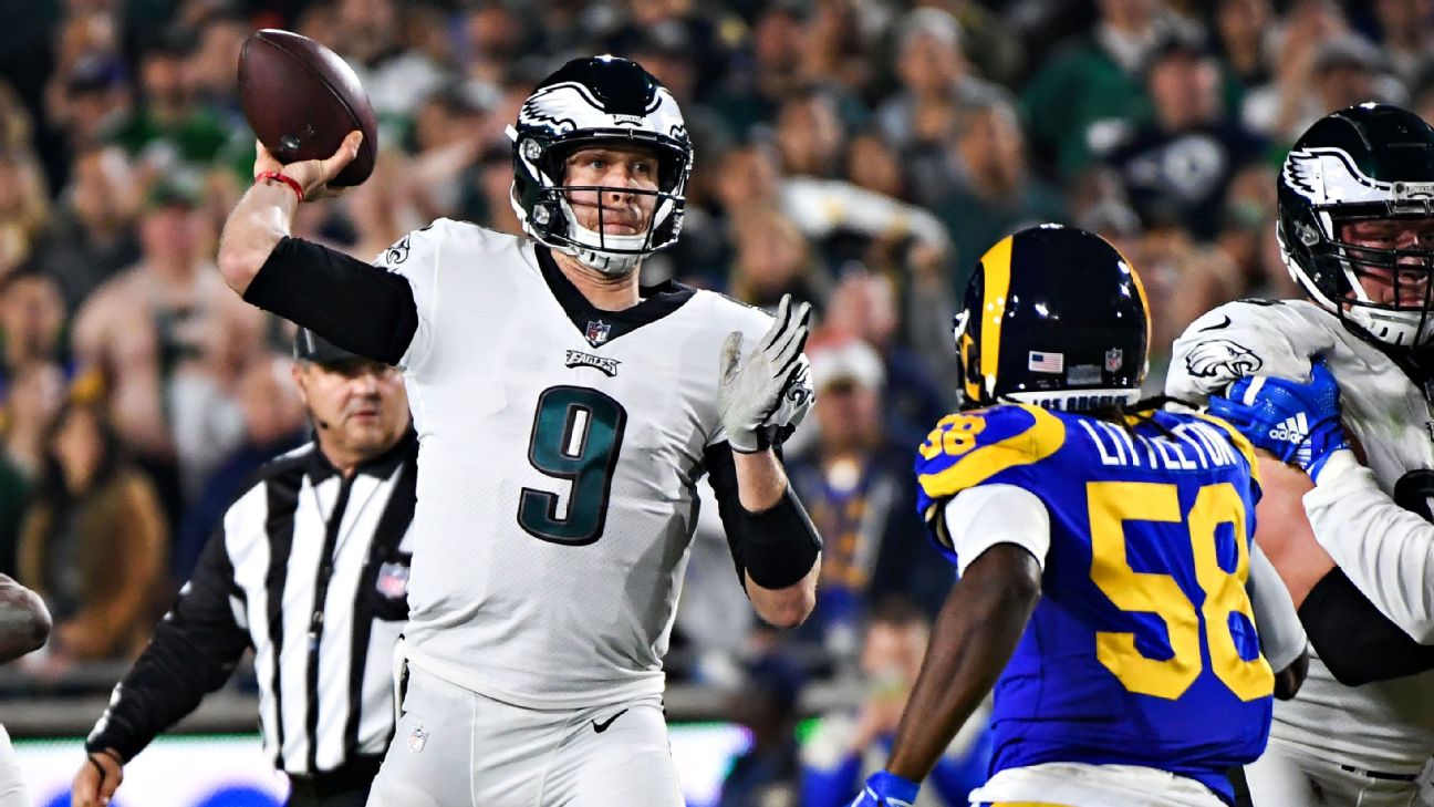 Nick Foles Remains Eagles Starter, Carson Wentz Not on Injured Reserve