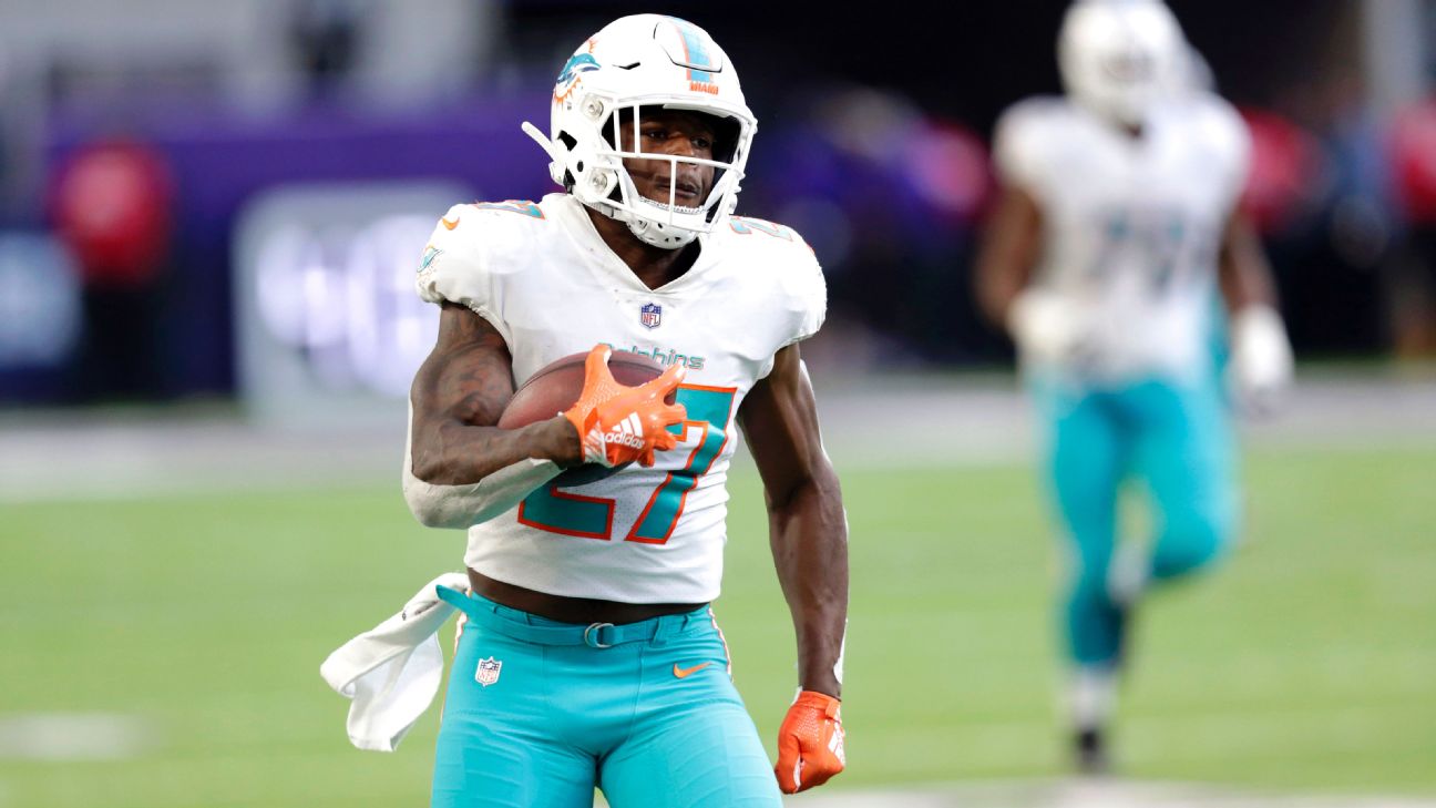 New York Jets trade for Miami Dolphins RB Kalen Ballage (Report)