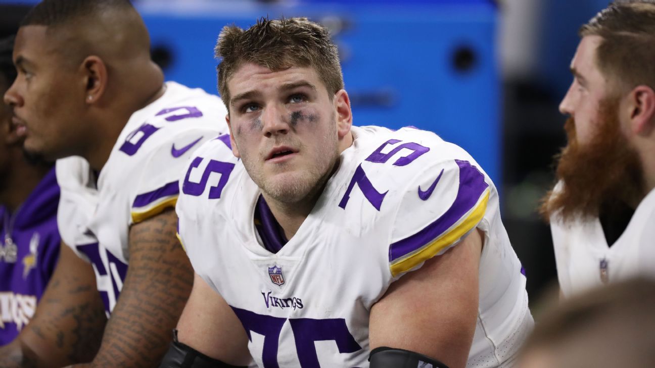 Vikings' Christian Darrisaw back at practice in no-contact jersey, ruled  out Sunday – Twin Cities