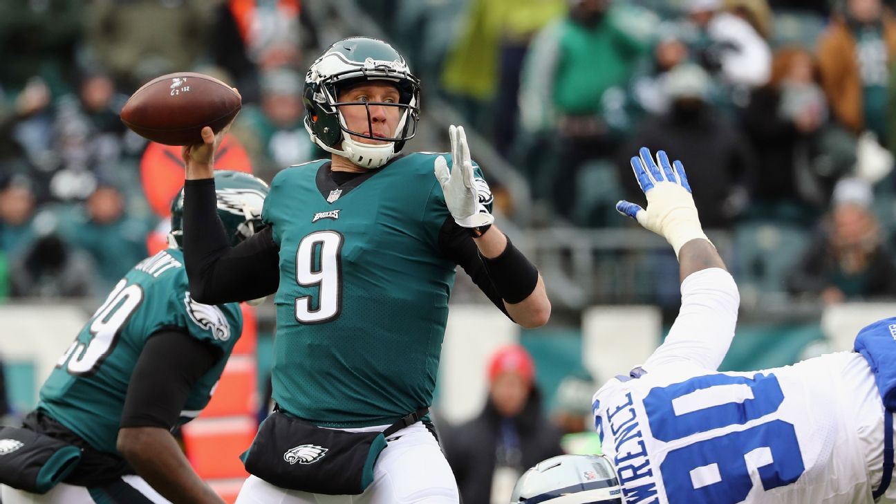 Philadelphia Eagles Malcolm Jenkins pulls Dallas Cowboys Ezekiel Elliott  jersey on a 6-yard run during