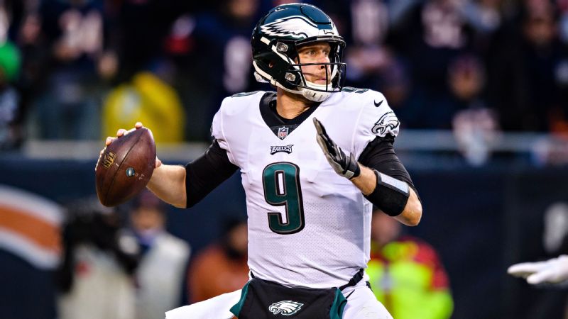 Nick Foles leads Eagles to 16-15 upset of Bears in NFL playoffs