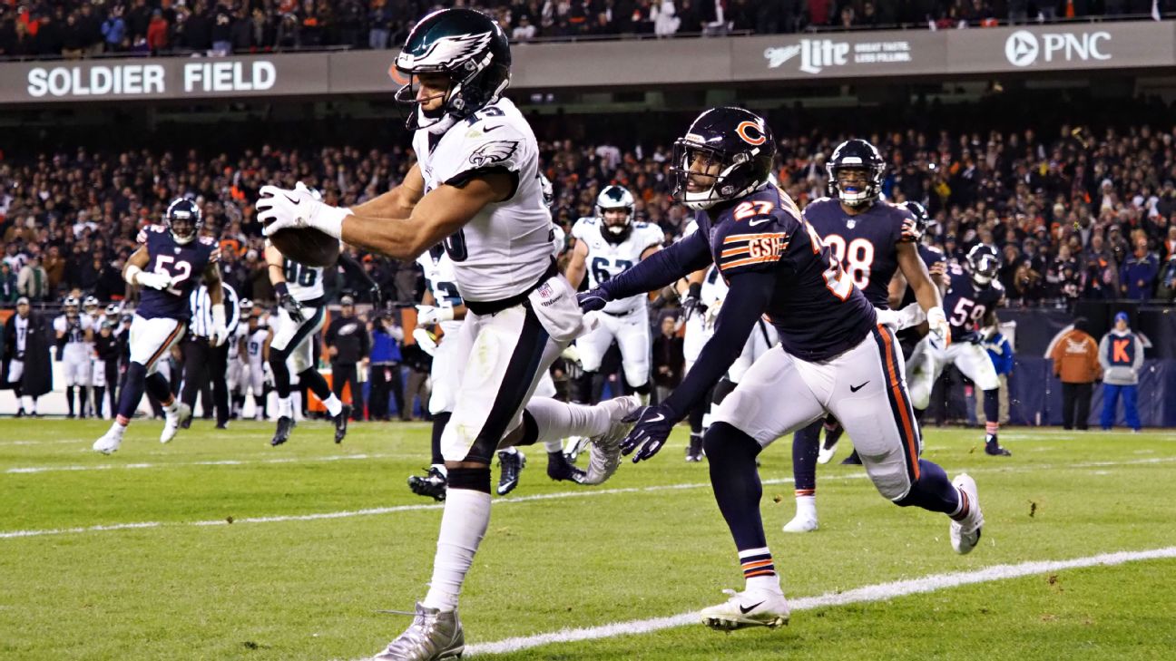 The legend continues: Nick Foles leads Eagles to playoff win at Bears -  Arizona Desert Swarm