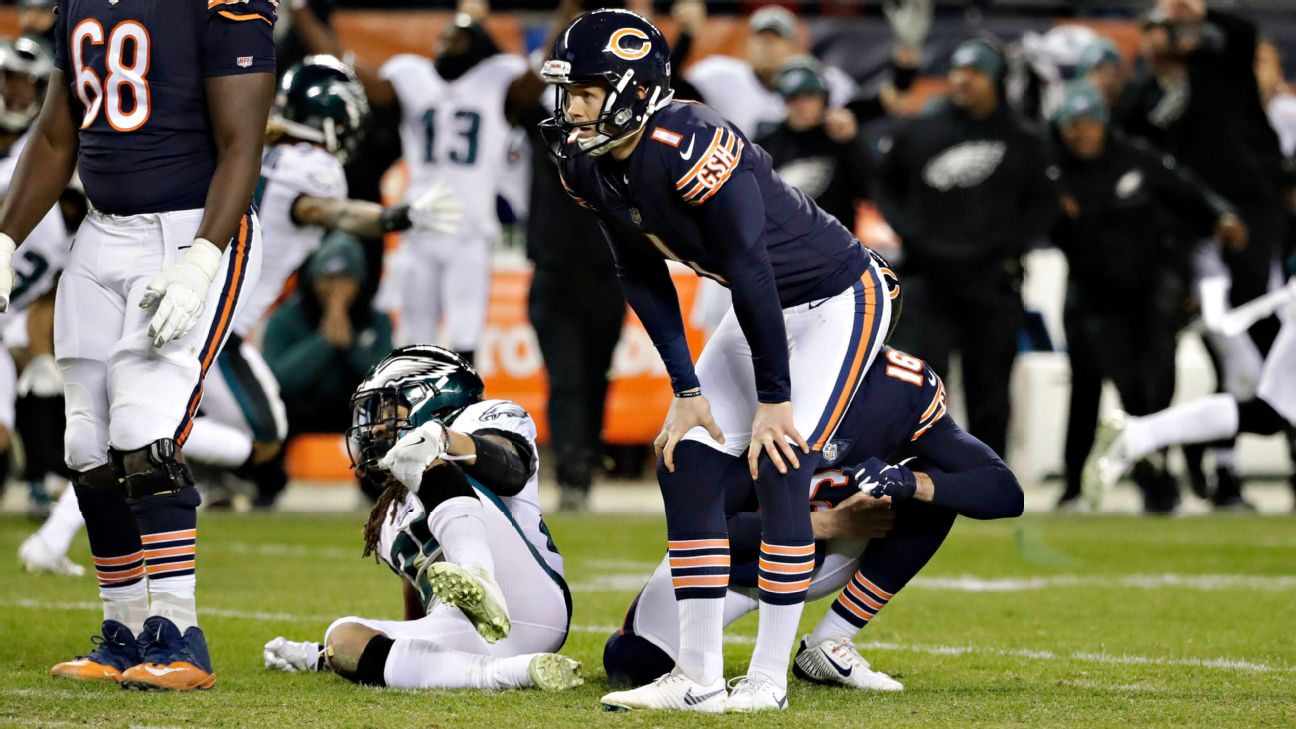 Chicago Bears kicker Cody Parkey (1) kicks the ball off against the Detroit  Lions during the first half of an NFL football game Sunday, Nov. 11, 2018,  in Chicago. (AP Photo/David Banks