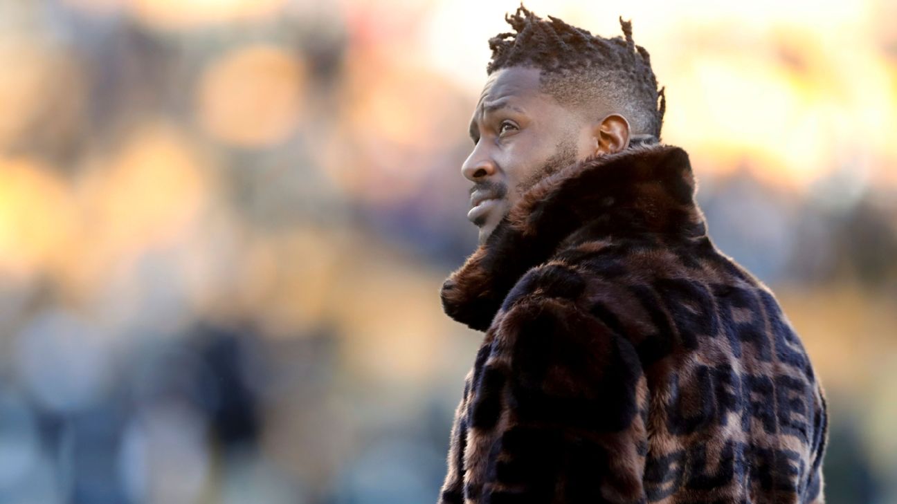 Antonio Brown Reportedly Requested A Trade & Twitter Flirted With