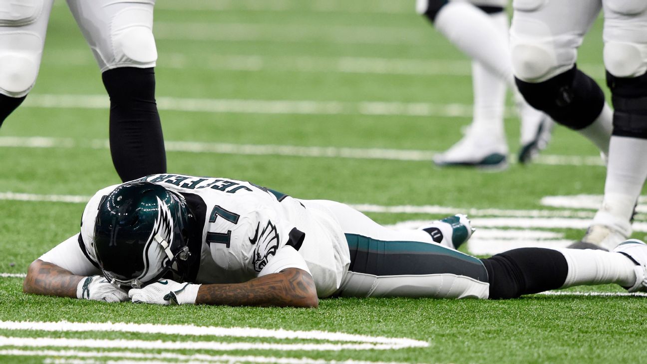 WR Jeffery returns to Eagles practice 