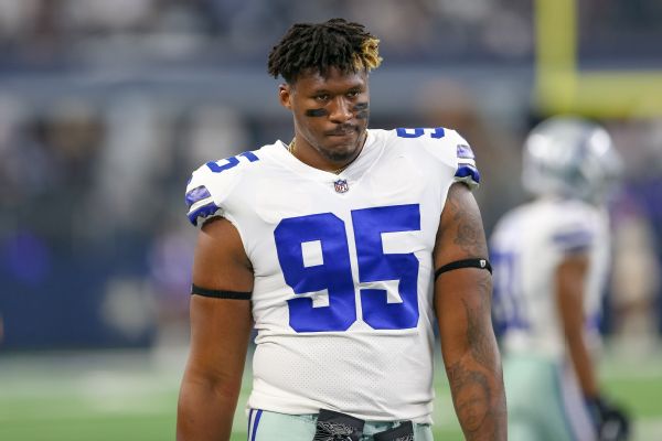 Former Cowboys DE Irving signs with Raiders