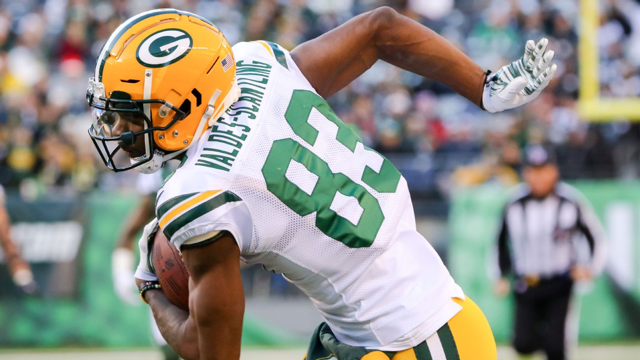 November 11, 2018: Green Bay Packers wide receiver Marquez Valdes-Scantling  #83 stiff arms Miami Dolphins cornerback Bobby McCain #28 during the NFL  Football game between the Miami Dolphins and the Green Bay