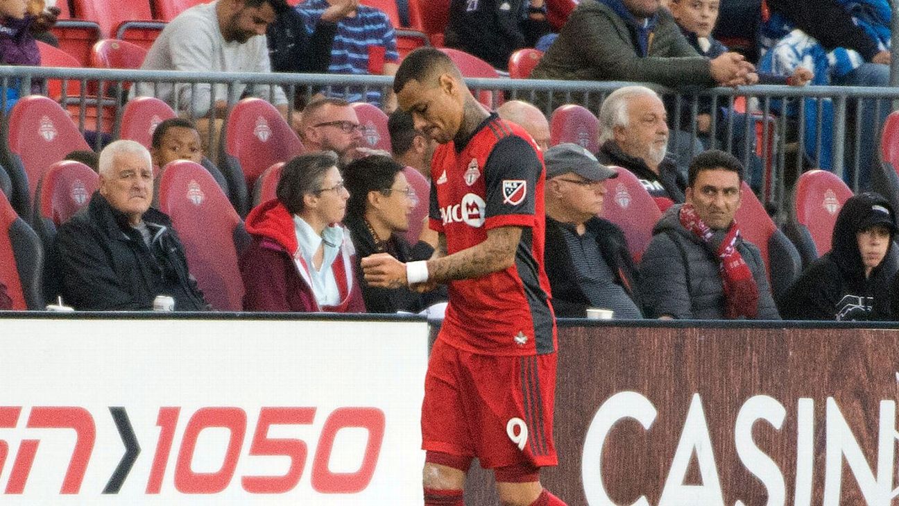 Van der Wiel leaving Toronto FC after reported altercation with Vanney