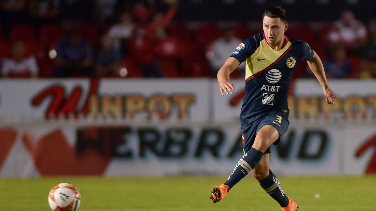 Jorge Sanchez controls the ball during America's Copa MX match against Veracruz. Jorge Sanchez controls the ball during America's Copa MX match against Veracruz.