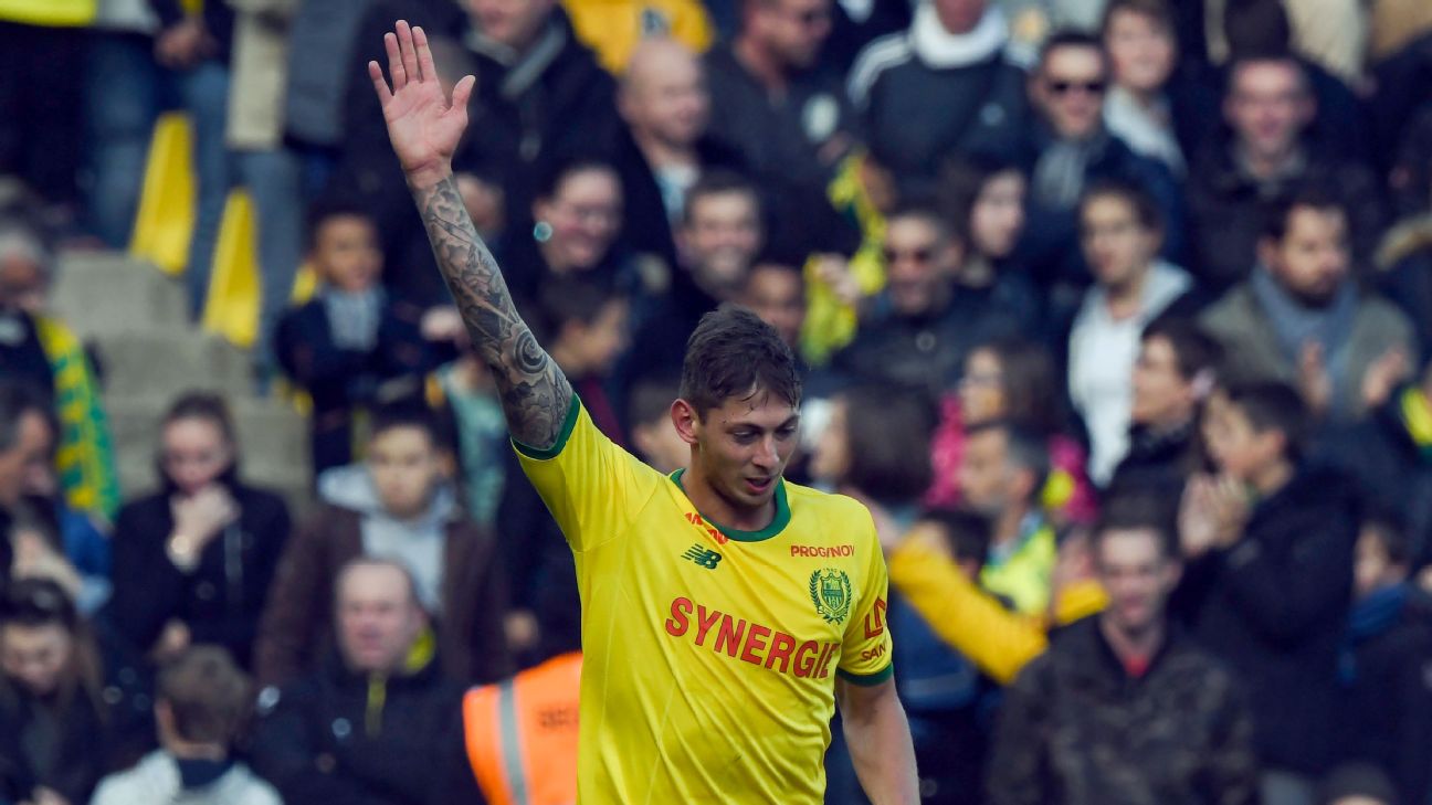 Torcedores do Nantes prestam homenagens a Emiliano Sala