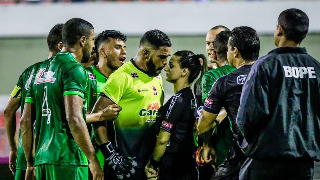 Vitória diz que jogador teve celular e carteira furtados após jogo;  gastaram R$ 500 - TNH1