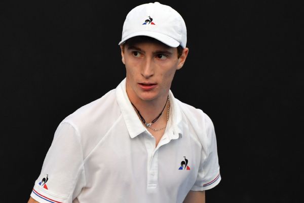 Humbert tops Shevchenko for 1st title since '21