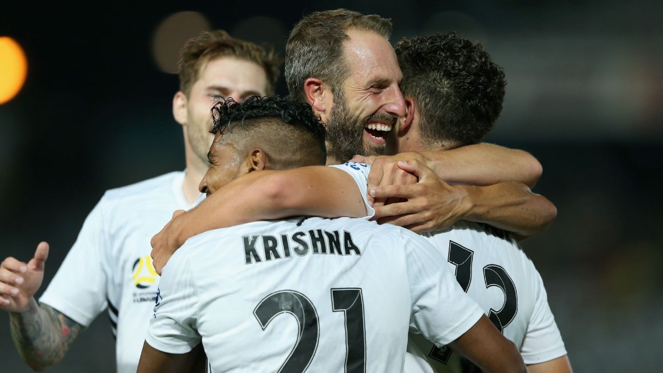 Mariners mauled 8-2 as Krishna, Singh hit doubles in Wellington's record-equalling win Mariners mauled 8-2 as Krishna, Singh hit doubles in Wellington's record-equalling win