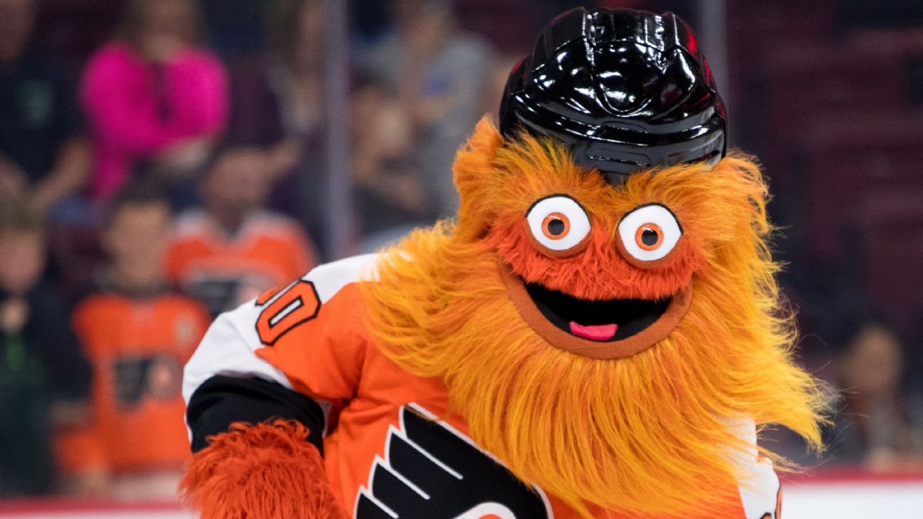 Philly Flyers Gritty Display Bulk Bin Mascot Offering – Fixtures Close Up