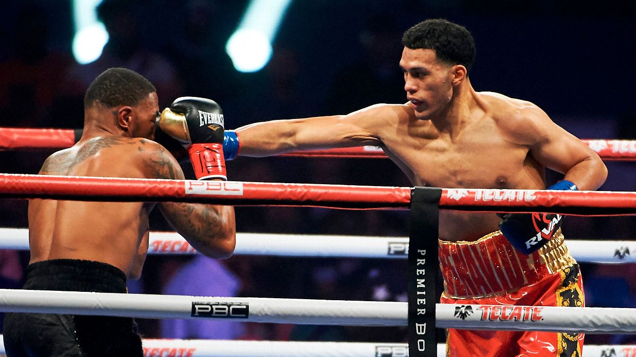 David Benavidez Looks Impressive Stops J Leon Love In Round 2