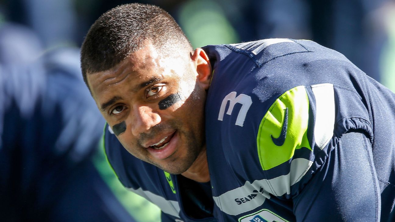 Seahawks QB Russell Wilson gifts his offensive linemen $12,000 in