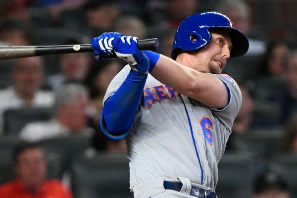 Mets lose infielders McNeil, Escobar to injuries