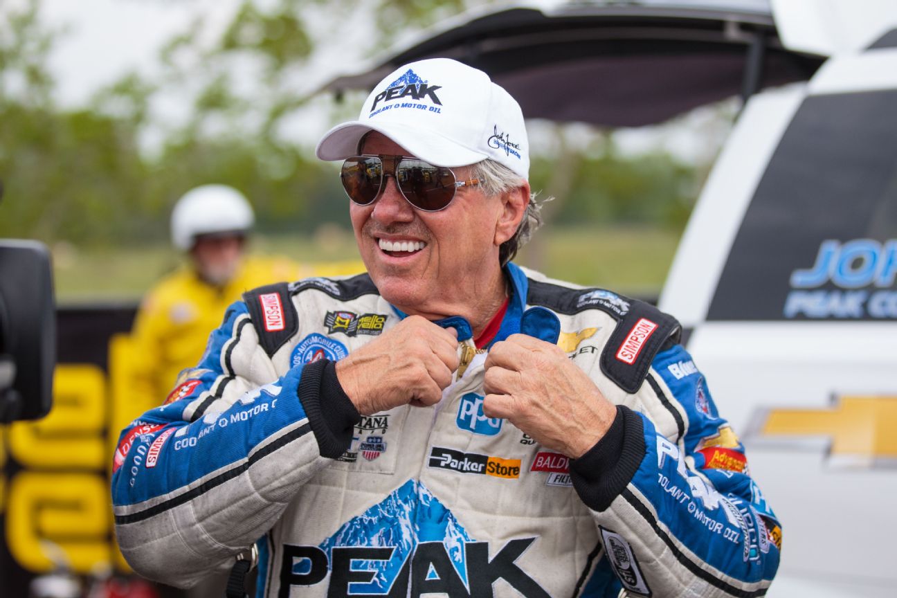 John Force races to 2nd Funny Car win of year