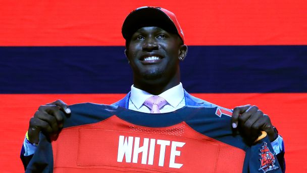 Rookie Devin White sets tone for Bucs by playing through