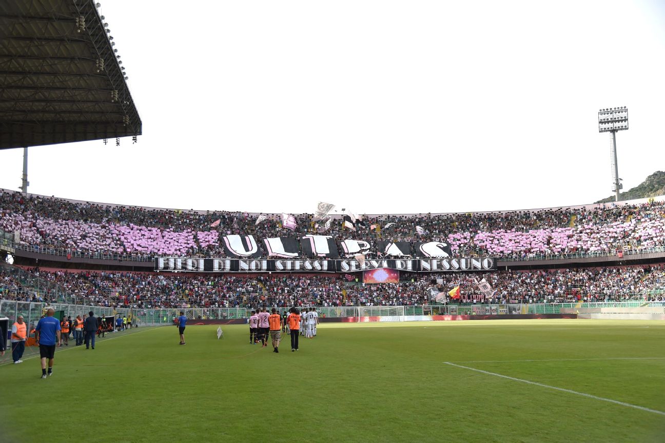 Italian soccer Serie B match - Palermo FC vs Feralpisalo Happiness