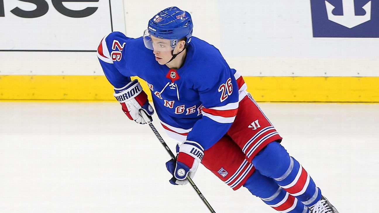 Jimmy Vesey scores twice, Rangers win 5th straight by shutting