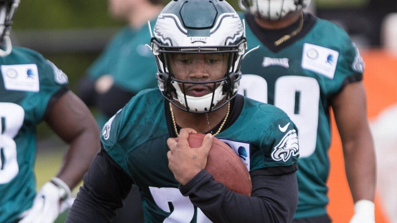 Miles Sanders dominates Eagles open training camp practice