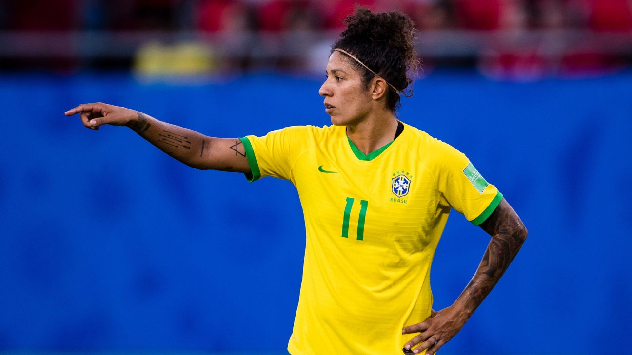 Futebol feminino venceu mais uma vez, diz Andressa Alves após