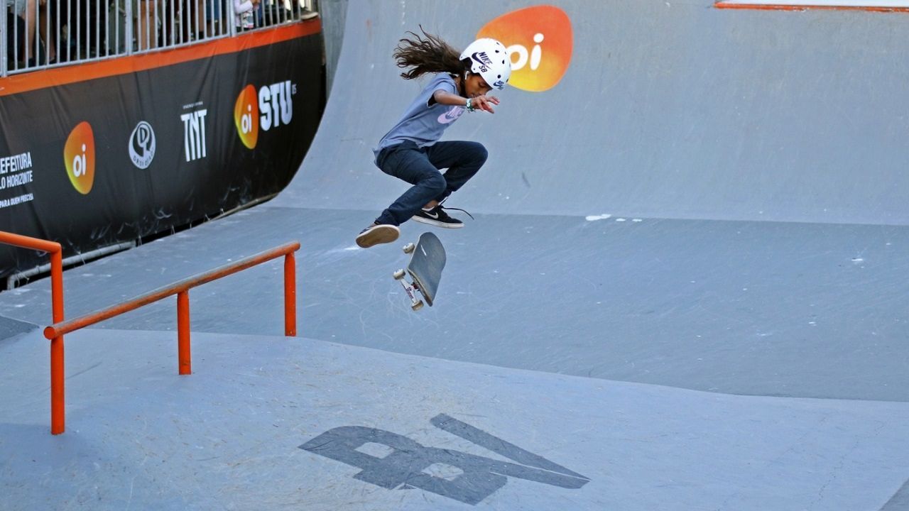 Conheça a dupla do skate park que é esperança de medalha do