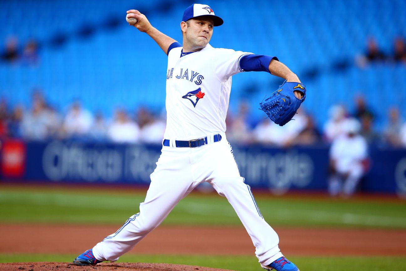 Jays' Phelps has lat surgery, done for season