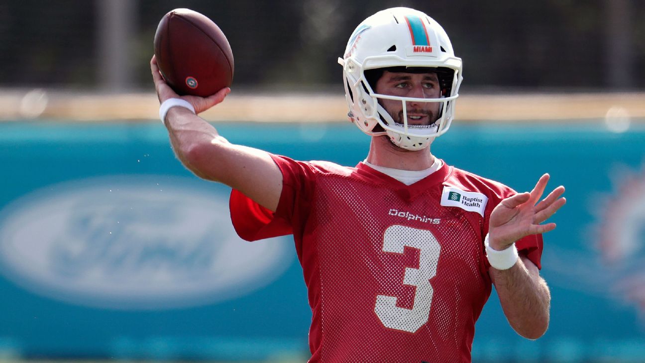 Dolphins acquire quarterback Josh Rosen in deal with Arizona