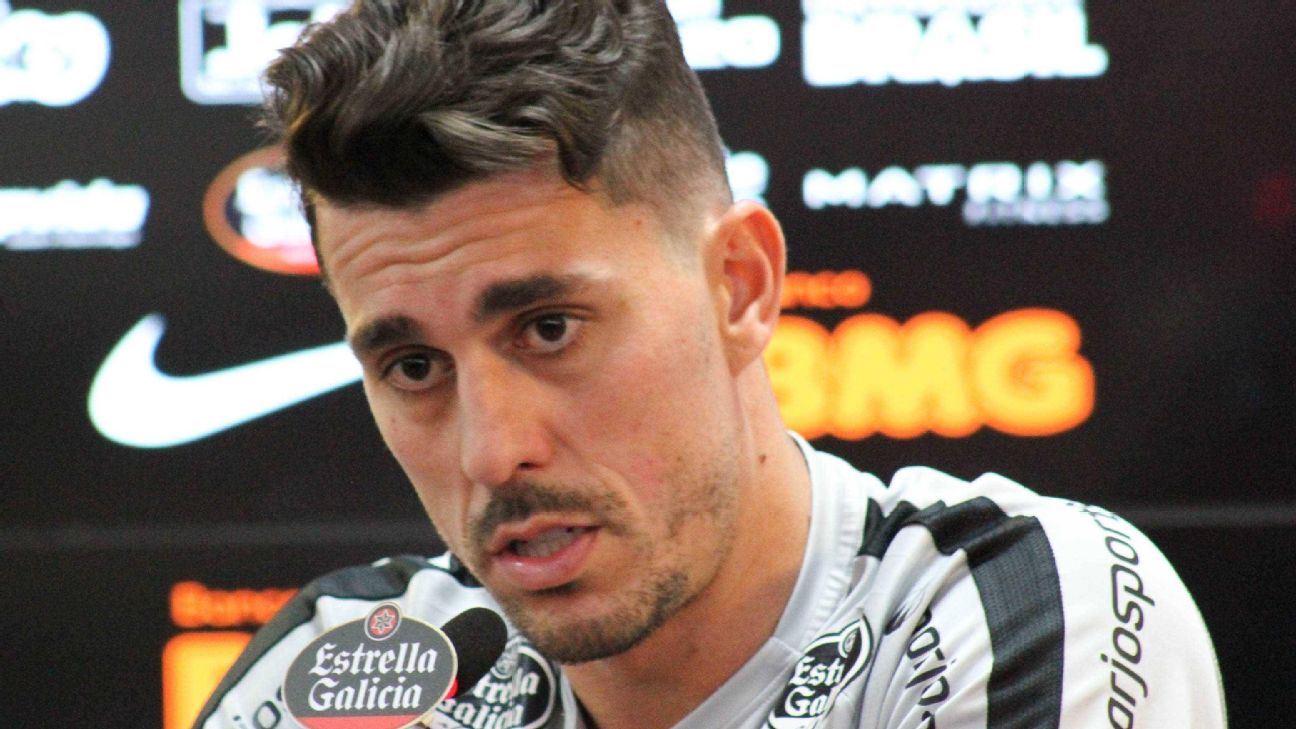 Avelar é acusado de racismo em jogo online, assume culpa e Corinthians  promete apurar o caso - Lance!
