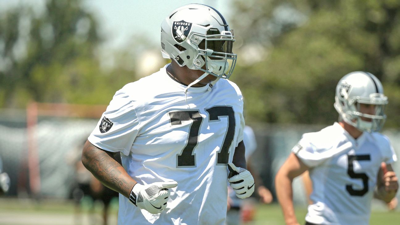 Injuries at guard a big problem for Carr, Raiders' offense