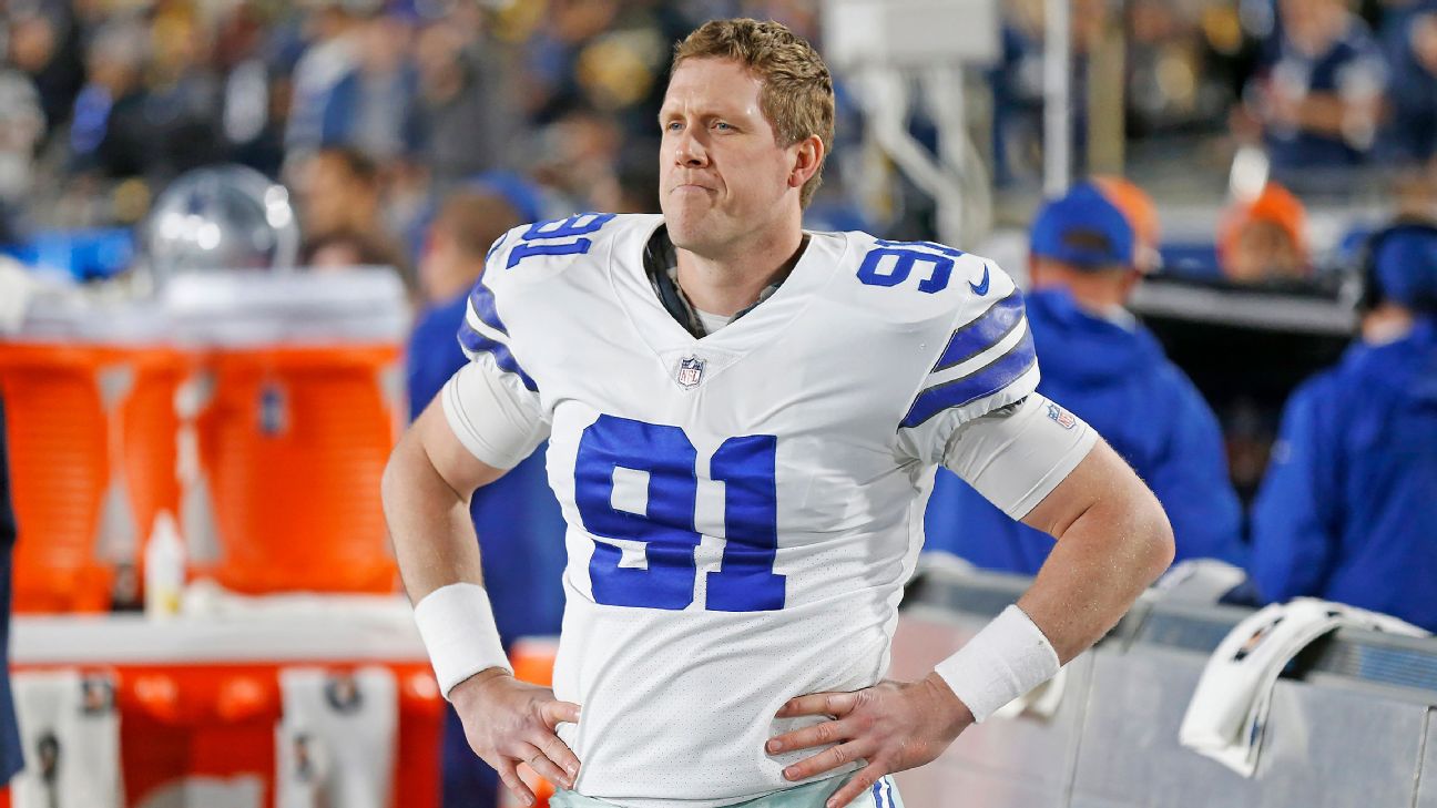 Dallas Cowboys long snapper L.P. LaDouceur (91) warms up prior to