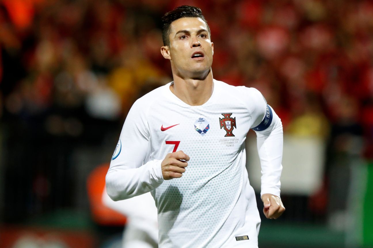 Cristiano Ronaldo goal hat-trick, Lituania 1 - Portugal 4