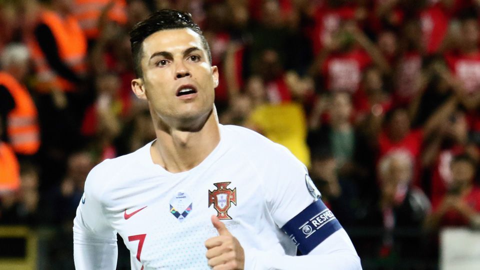 Portugal goleia Lituânia com três de CR7 nas eliminatórias da Euro