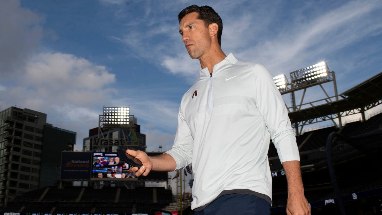 Reports: D-backs extend GM Hazen through '28
