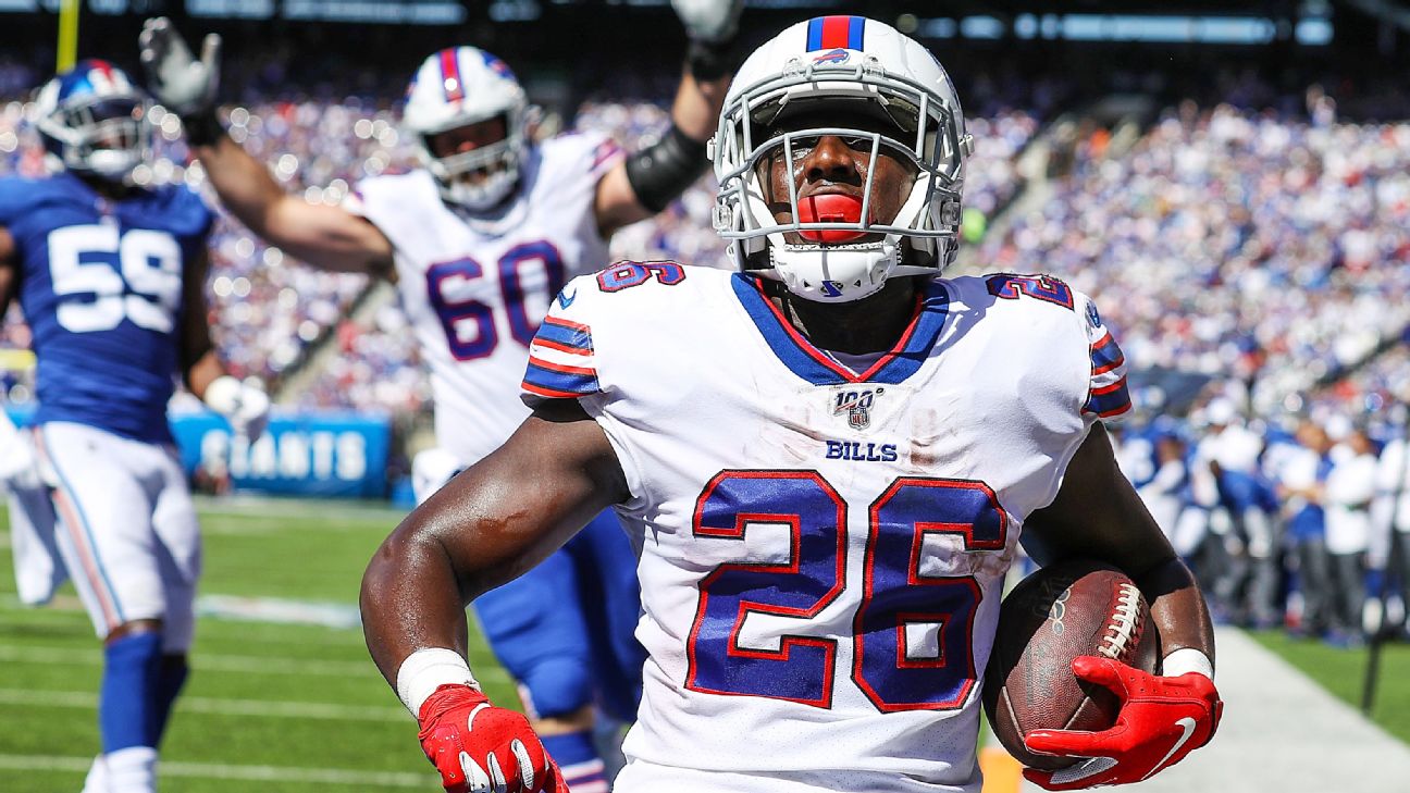 Bills S Aaron Williams leaves game after vicious hit by Jarvis Landry