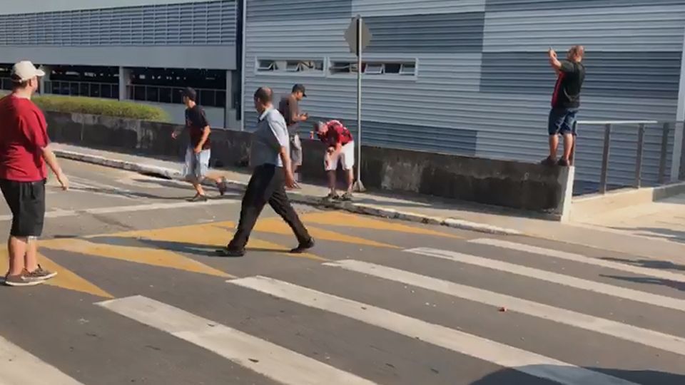 Resultado de imagem para torcedor rojao