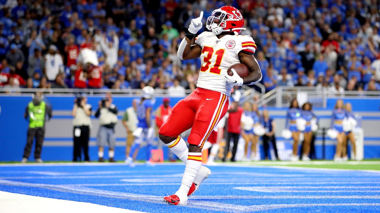 Arizona Cardinals sign Darrel Williams Kansas City Chiefs 