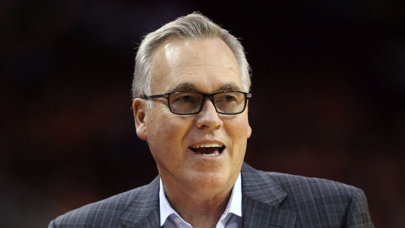 Rockets' Mike D'Antoni first to use new rule challenging officials