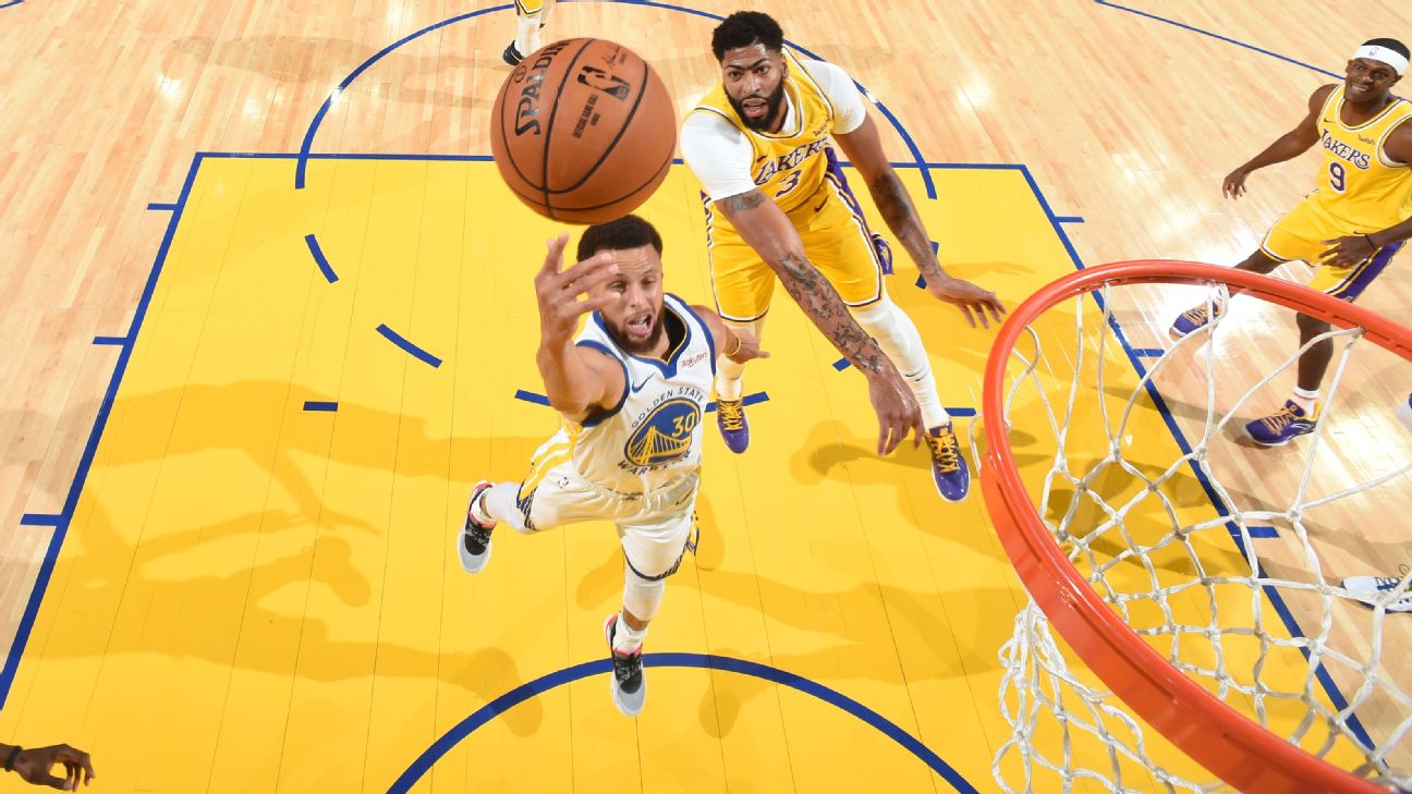 Steph Curry 'christens' Warriors' new Chase Center with 30foot airball