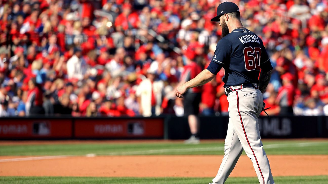 Molina wins it in 10th, Cards top Braves 5-4, Game 5 next