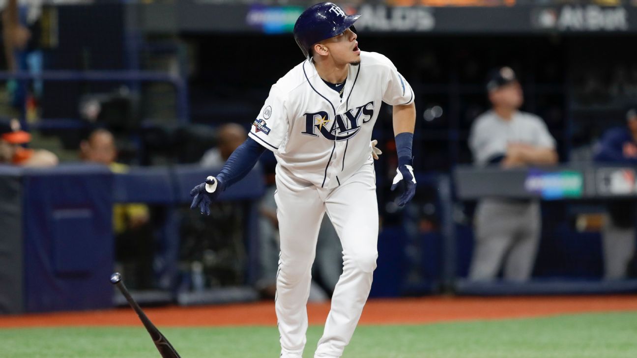 Willy Adames aprovecha escenario de postemporada